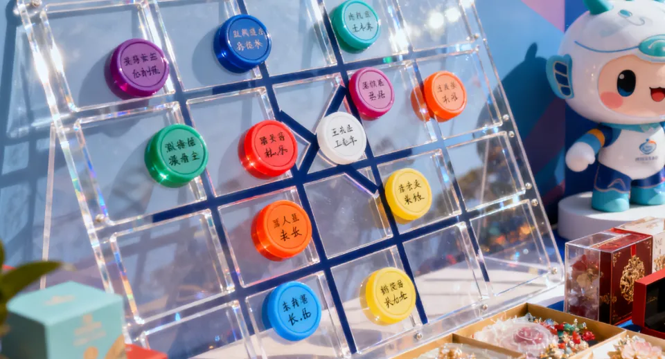 3Family-Friendly Play.webp acrylic tic tac toe set